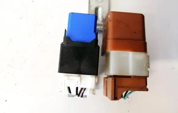 Nissan X-Trail T30 Other relay 2523079964