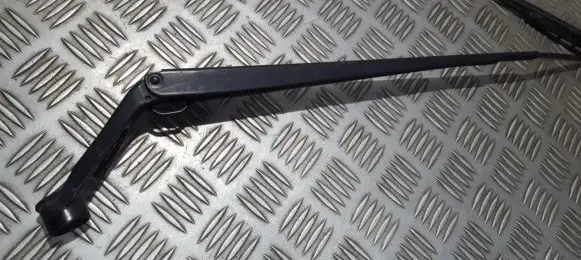 Toyota Avensis T250 Front wiper blade arm 6596