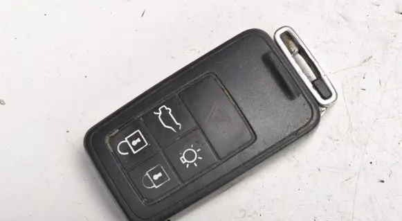 Volvo S60 Ignition key/card 