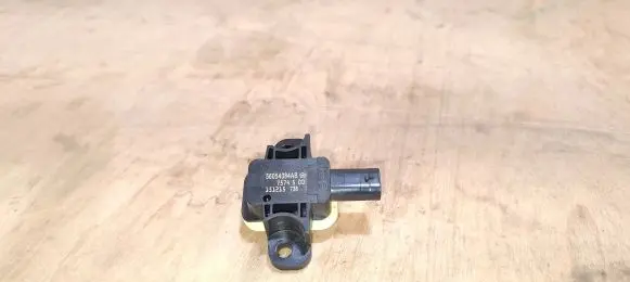 Dodge Durango III Airbag deployment crash/impact sensor 56054084AB 8V58079099 0056252
