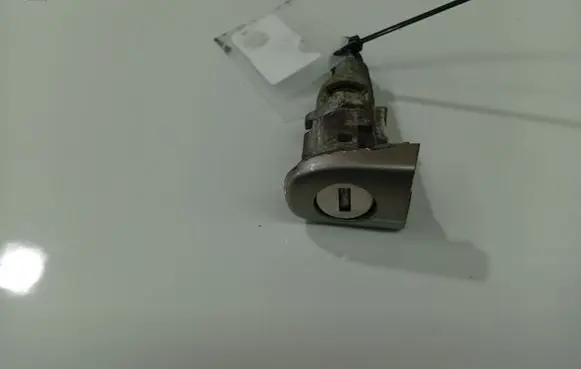Skoda Roomster (5J) Front door lock (next to the handle) 