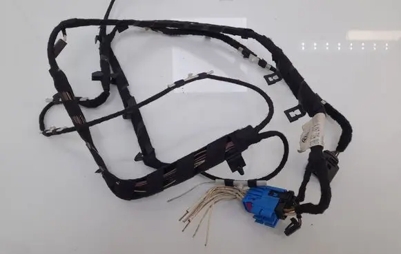 Volkswagen Touran I Tailgate/trunk wiring harness 1T0971147A