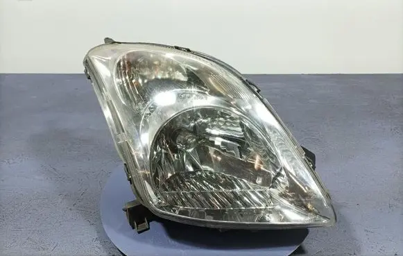 Suzuki Swift I Headlight/headlamp 