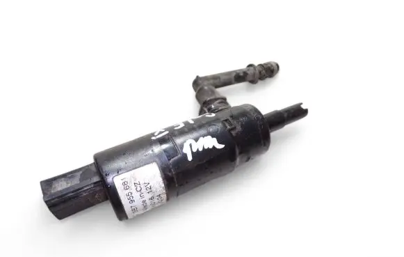 Volkswagen Golf V Headlight washer pump 3B7955681