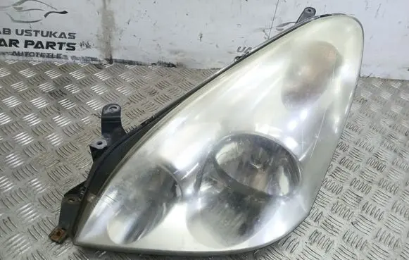 Toyota Corolla Verso AR10 Headlight/headlamp