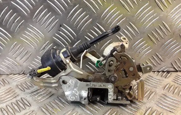 Mercedes-Benz C W202 Rear door lock 2027300635