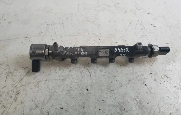 Volkswagen PASSAT B8 Fuel main line pipe 04L089G