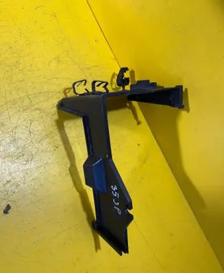 Ford Focus Battery tray heat shield 3M5110757
