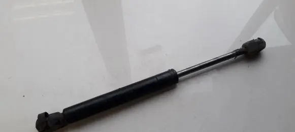 Audi A4 S4 B5 8D Tailgate/trunk strut/damper 8D5827552A