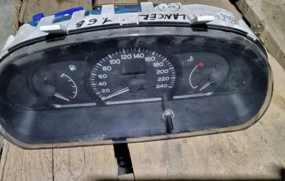 Mitsubishi Lancer Speedometer (instrument cluster)