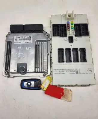 BMW 3 F30 F35 F31 Engine ECU kit and lock set 8577834 61359325 10681810