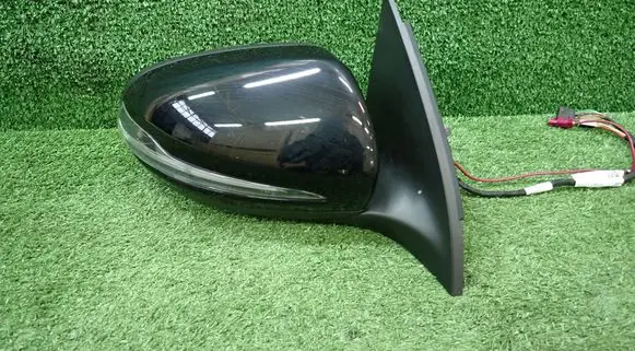 Mercedes-Benz GLA H247 Front door electric wing mirror