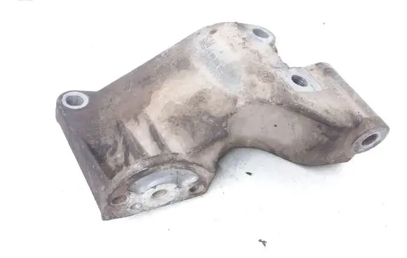 Opel Vectra B Generator/alternator bracket 90571112