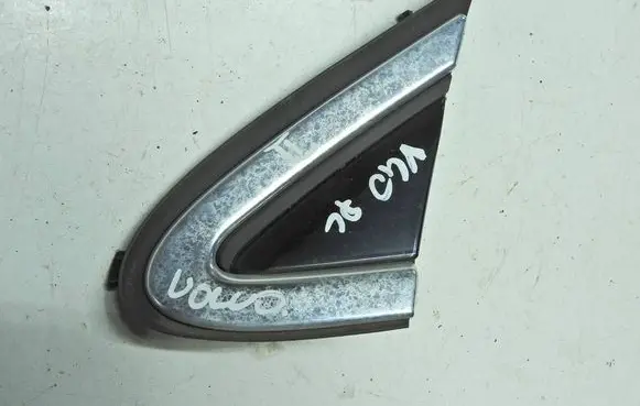 Volvo V40 Front door glass trim molding 31349229 31391032 31391028