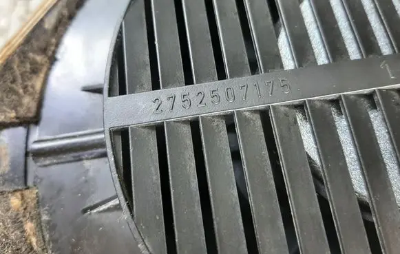 Audi A4 S4 B6 8E 8H Front door speaker 2752507175