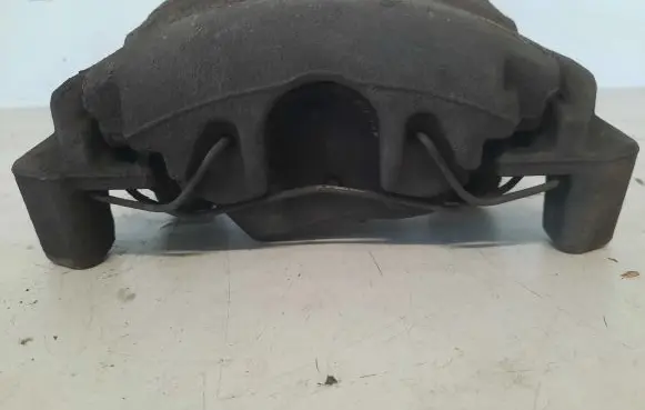 Volkswagen Golf IV Front brake caliper