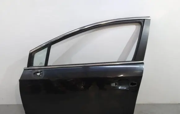 Toyota Avensis T270 Front door 