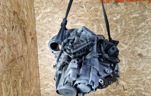 Skoda Octavia Mk2 (1Z) Manual 6 speed gearbox KDX 16280908