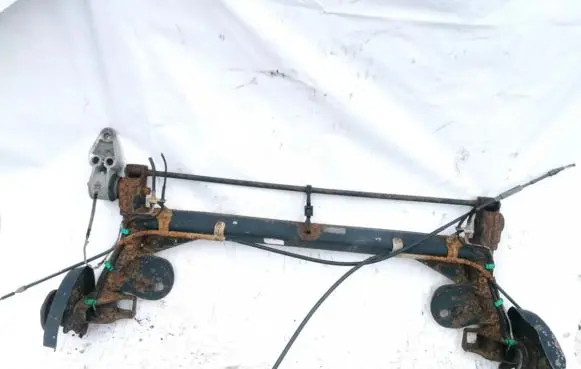 Volkswagen PASSAT B5.5 Rear subframe 