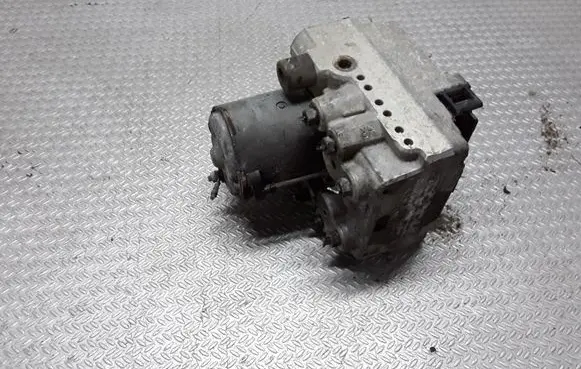 Volkswagen Transporter - Caravelle T4 ABS Pump 0265220008 701614111D
