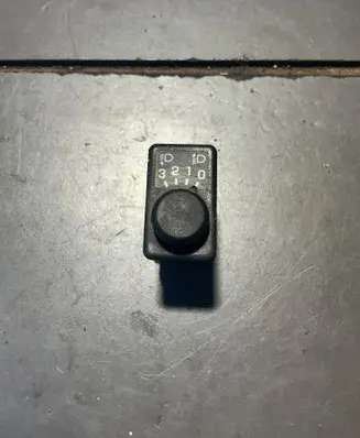 Nissan Terrano Headlight level height control switch 251900F000 00696900