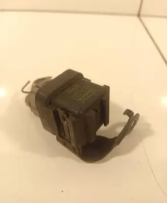 Toyota Avensis T270 Glow plug pre-heat relay 2861067010 1567000671