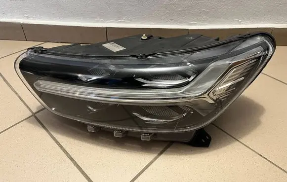 Volvo XC40 Headlight/headlamp 32293922