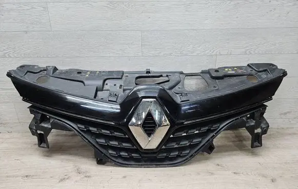 Renault Clio V Front bumper upper radiator grill 622567196R