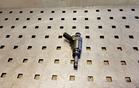 Volkswagen Eos Fuel injector 06H906036G 0261500076