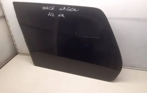 Mitsubishi Space Wagon Rear side window