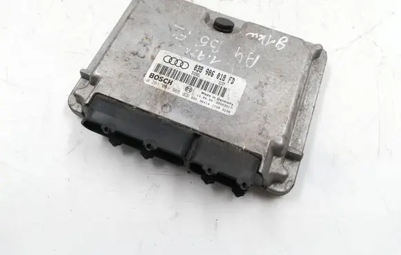 Audi A4 S4 B5 8D Engine control unit/module 038906018FD 28SA3917 0281001966