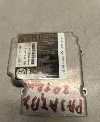 Volkswagen PASSAT B7 Airbag control unit/module 5N0959655R 221098111 22H14S1918