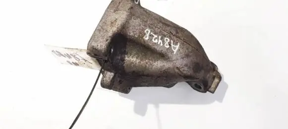 Mercedes-Benz CLS C219 Engine mounting bracket a6422230104