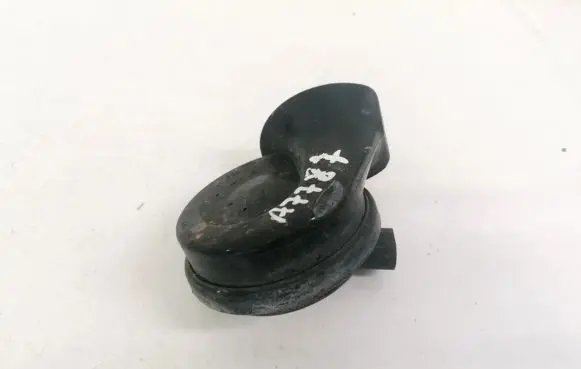 Volkswagen Touareg I Horn signal E1000209 E10209
