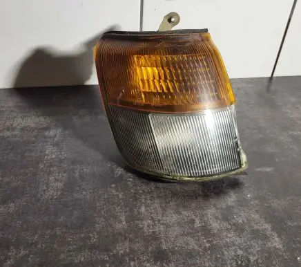 Mitsubishi Pajero Front indicator light 21037746