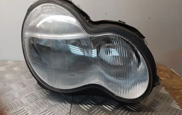 Mercedes-Benz C W203 Headlight/headlamp A2038200261