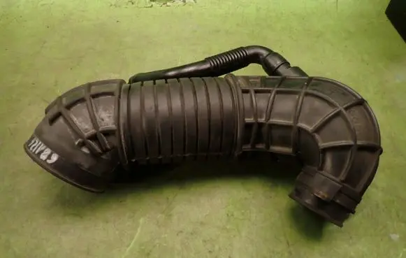 Audi A4 S4 B7 8E 8H Air intake hose/pipe 8E0129615J