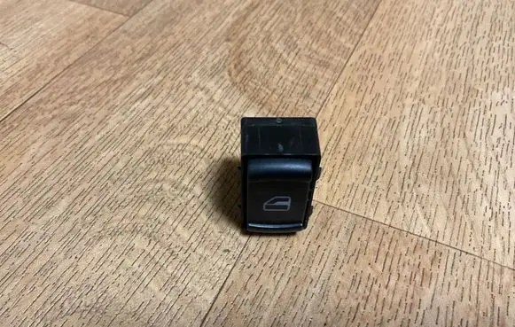 Volkswagen PASSAT B5 Electric window control switch 1J0959855