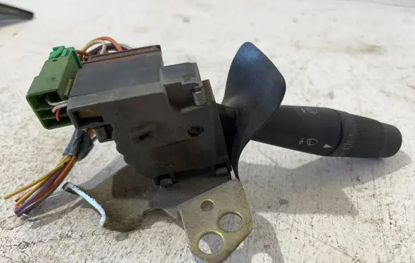 Peugeot 205 Wiper control stalk 9753275580 33570502