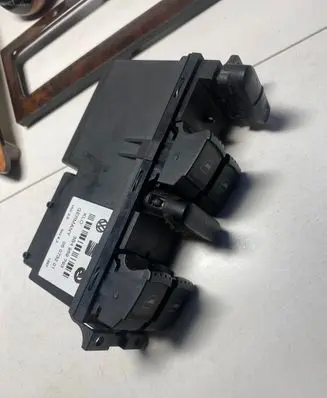 Volkswagen PASSAT B5 Electric window control switch 3B4959793 05073201