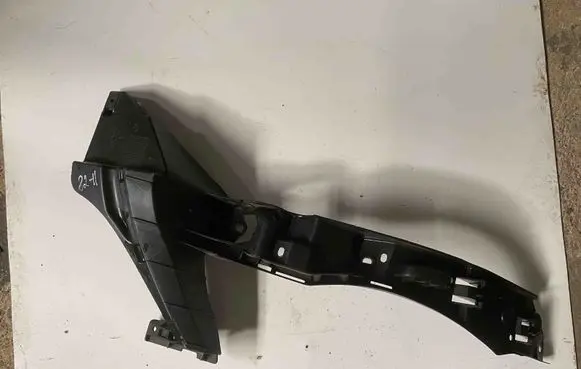 Volkswagen Touareg I Front bumper mounting bracket 7L6807184