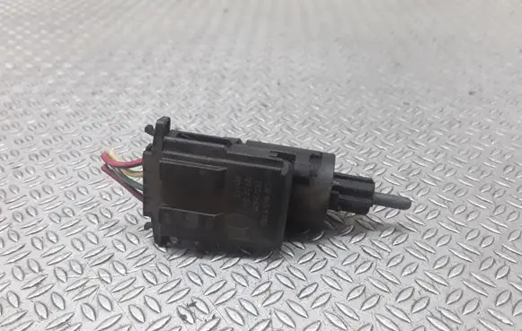 Volkswagen Jetta IV Brake pedal sensor switch 1J0945511D
