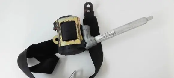 Audi A4 S4 B5 8D Front seatbelt 95GS0008RS000