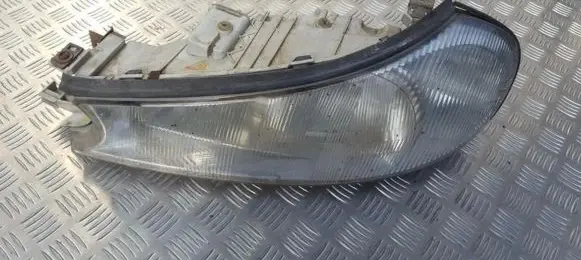 Ford Mondeo MK II Headlight/headlamp 1305615037 LE95A616
