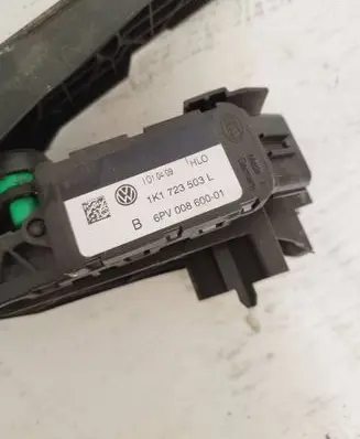 Volkswagen PASSAT B6 Accelerator throttle pedal 1K1723503L 6PV00860001