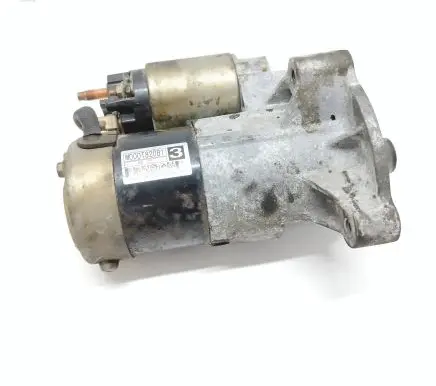 Peugeot 406 Starter motor M000T82081