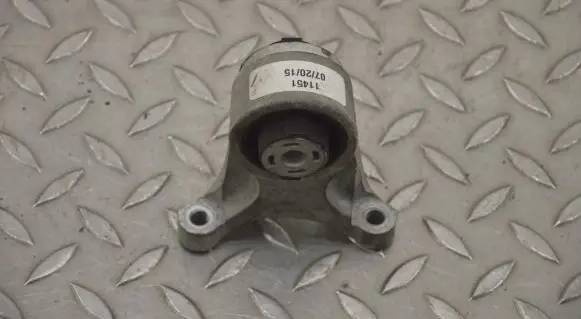 Engine mounting bracket
