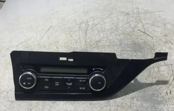 Toyota Auris E180 Climate control unit 75F542