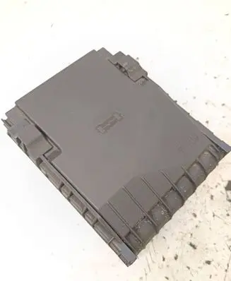 Volkswagen PASSAT B7 Fuse module 3C0937125A