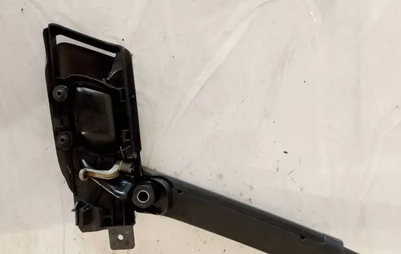 Volkswagen Polo IV 9N3 Rear door handle trim 525456